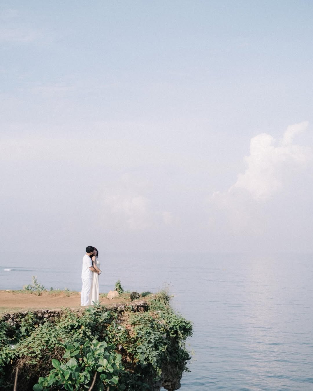 An Intimate Cliffside Proposal — moment 9
